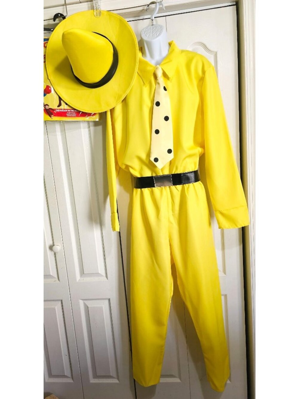 Curious George The Person in the Yellow Hat Adult Costume Man with Disguise L/XL